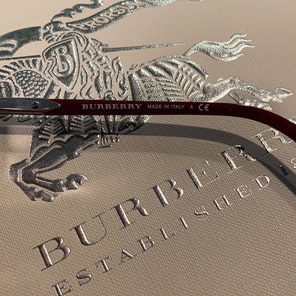 Burberry sunglasses NWT - Picture 3 of 6